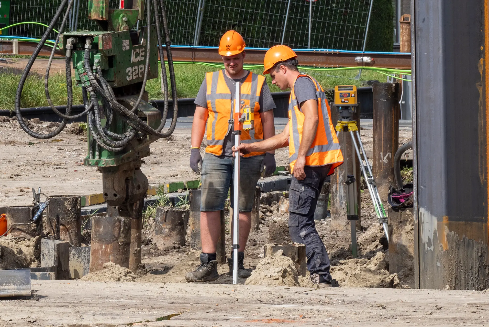 Vervanging van de kademuur en de brugconstructie