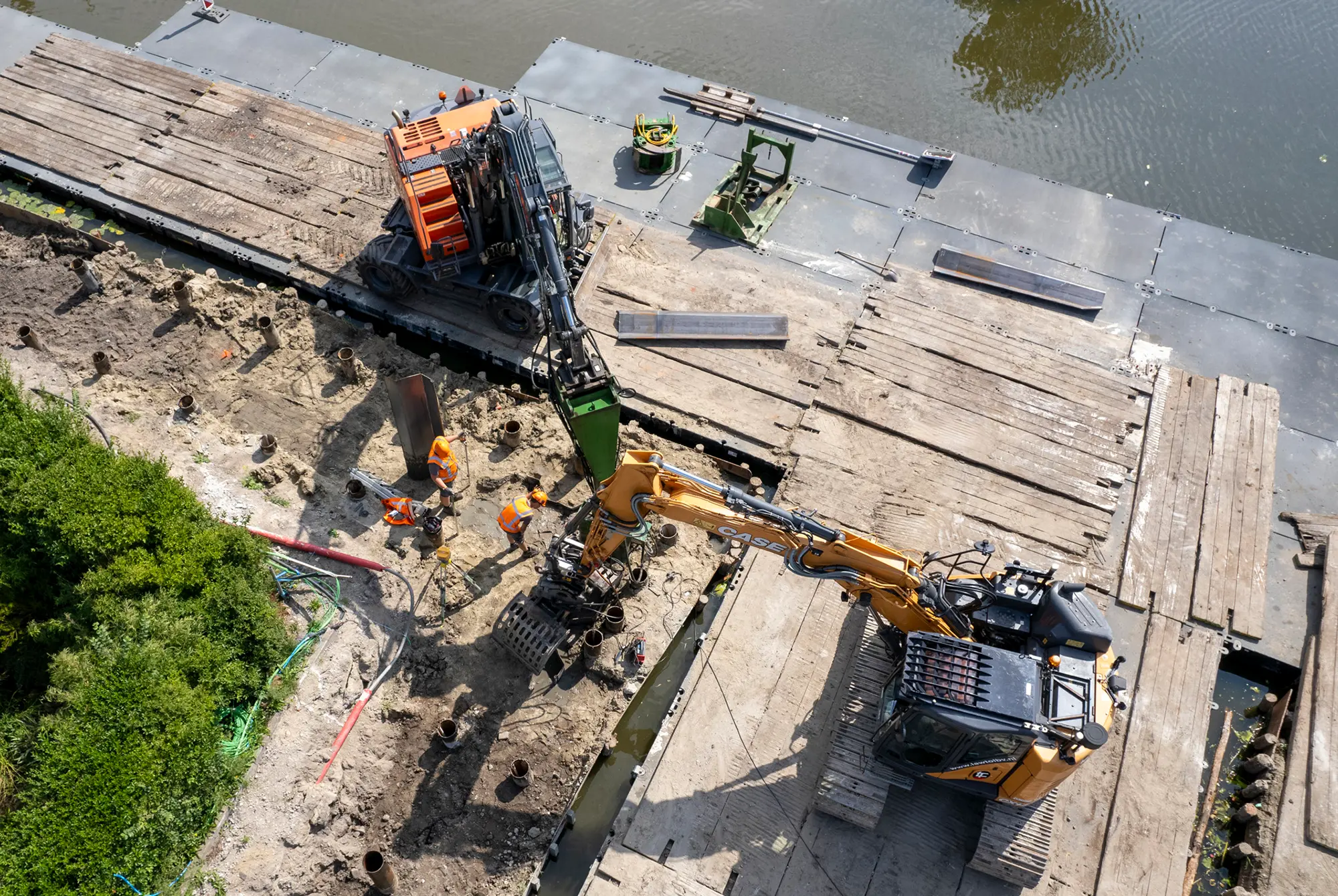 Vervanging van de kademuur en de brugconstructie