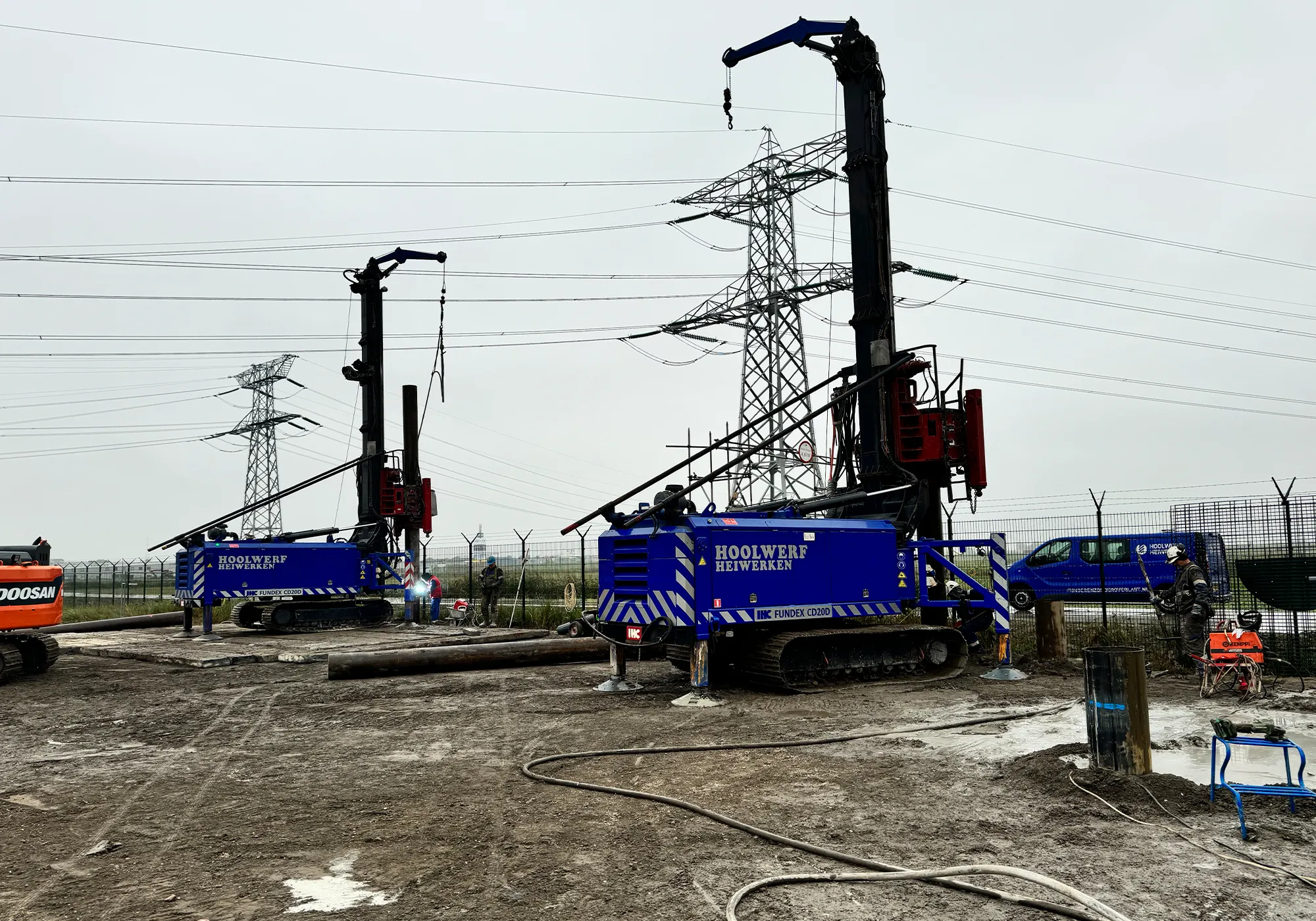 hoolwerf_heiwerken_trillingsvrije_palen_onder_hoogtebeperking_bij_uitbreiding_transformatorstation_01