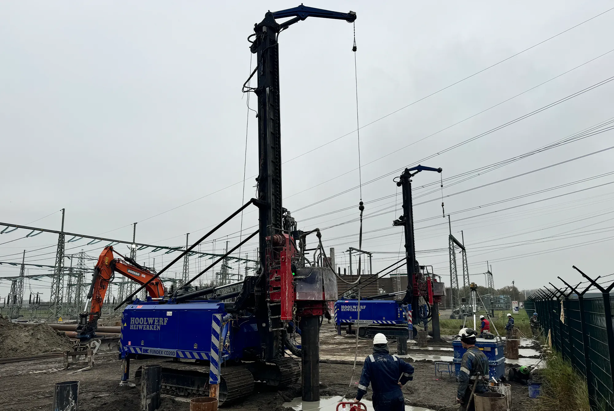 hoolwerf_heiwerken_trillingsvrije_palen_onder_hoogtebeperking_bij_uitbreiding_transformatorstation_02